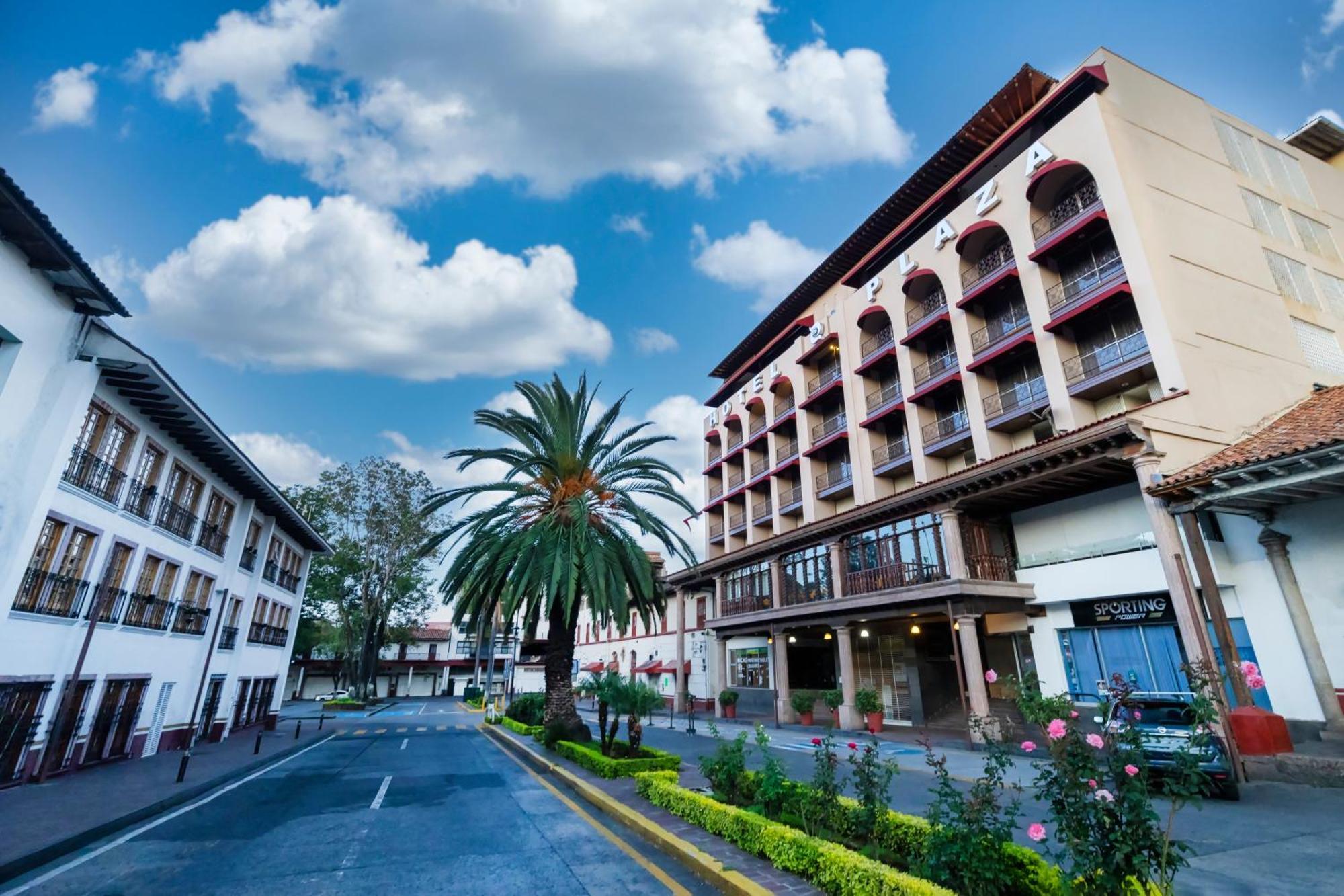 Plaza Uruapan Hotel Exterior photo