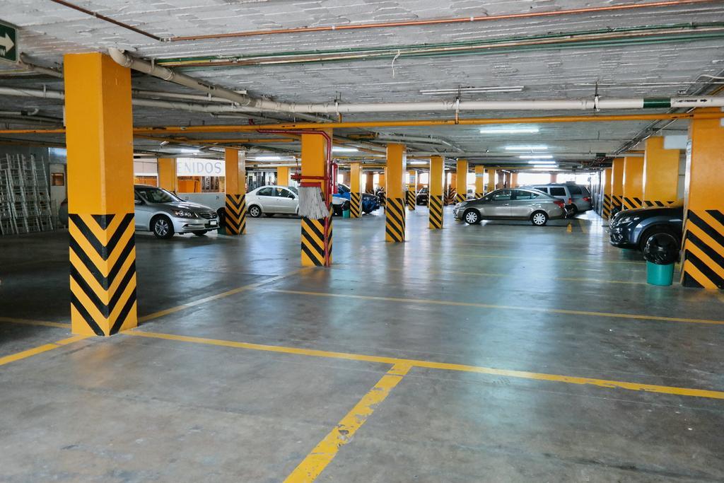 Plaza Uruapan Hotel Exterior photo